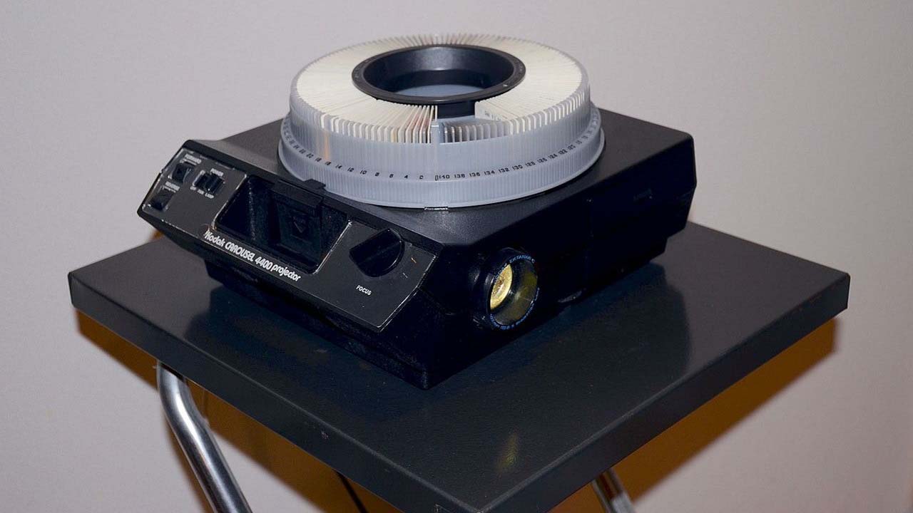 پروژکتور اسلاید Kodak Carousel | تاریخچه پروژکتور